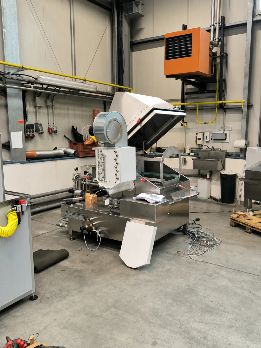 Montageumgebung einer projektspezifischen industriellen Reinigungsanlage